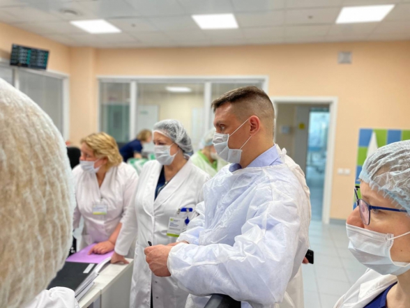 Уровень новосибирских врачей самодостаточен, а с трудными пациентами наш федеральный центр готов помогать: четвертый визит в регион экспертов НМИЦ СПБГПМУ показал значимые результаты 57