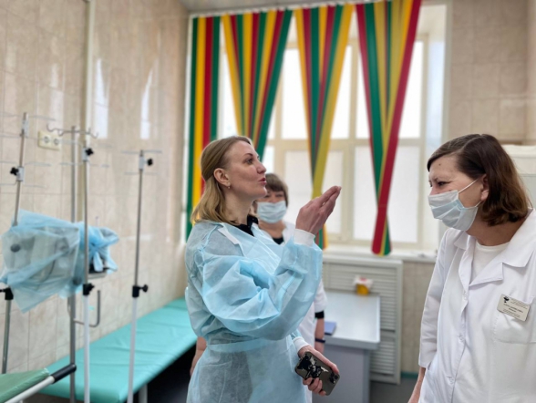 Уровень новосибирских врачей самодостаточен, а с трудными пациентами наш федеральный центр готов помогать: четвертый визит в регион экспертов НМИЦ СПБГПМУ показал значимые результаты 62