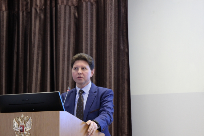 Студенты старших курсов и ординаторы  Педиатрического университета встретились с заместителем председателя Комитета по здравоохранению Санкт-Петербурга Алексеем Терешиным 8