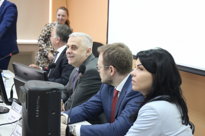 Молодых врачей ждут в больницах Ленобласти 13