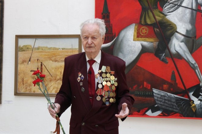 Свет Тихвинский посетил выставку ко Дню Победы в Союзе художников 5