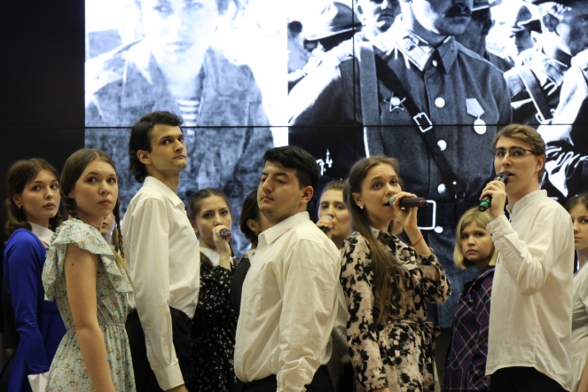 Студенты Педиатрического университета исполнили песни о мире, весне и любви к жизни 2