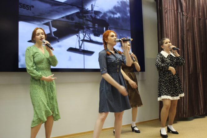 Студенты Педиатрического университета исполнили песни о мире, весне и любви к жизни 5