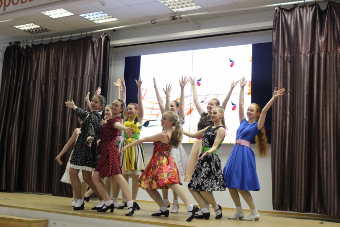 Студенты Педиатрического университета исполнили песни о мире, весне и любви к жизни 36