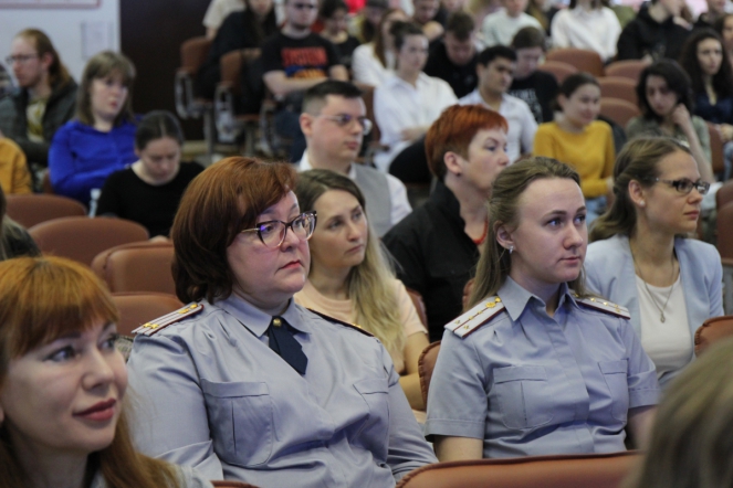 В Педиатрическом университете прошла ярмарка вакансий 7