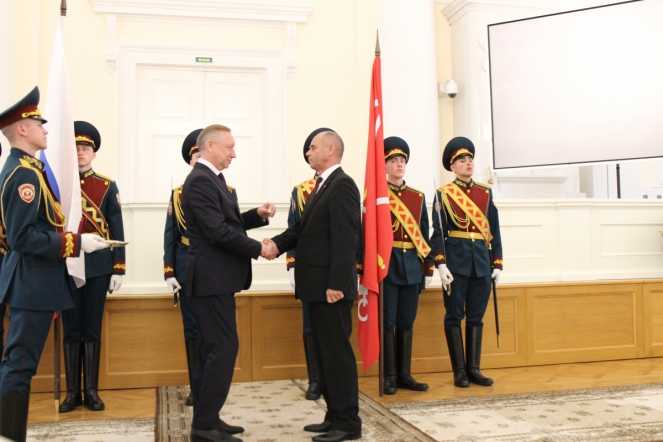 Губернатор отметил труд врачей Педиатрического университета 12