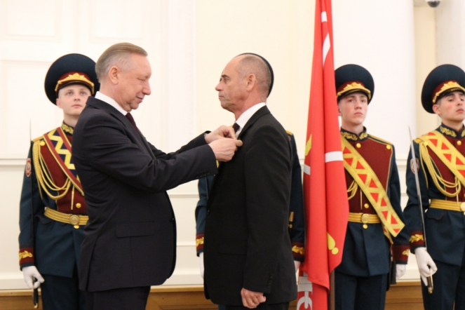 Губернатор отметил труд врачей Педиатрического университета 14