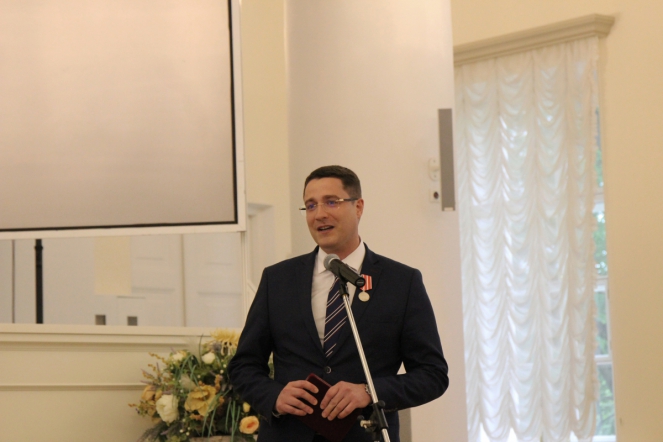 Губернатор отметил труд врачей Педиатрического университета 33