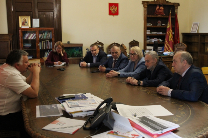 В Волховской гимназии планируют создать профильные медицинские классы