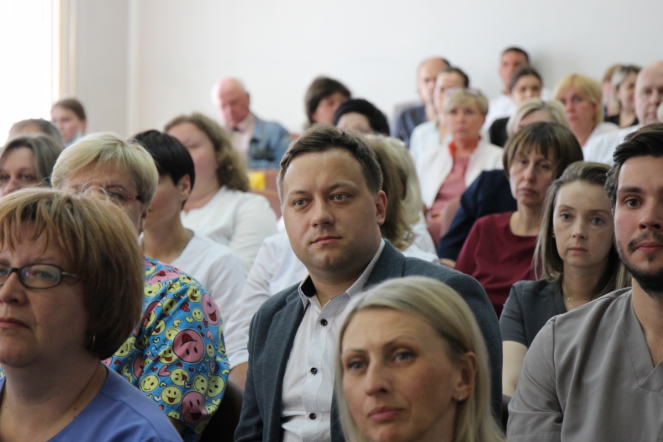 Дмитрий Иванов отметил благодарностями сотрудников Педиатрического университета 5