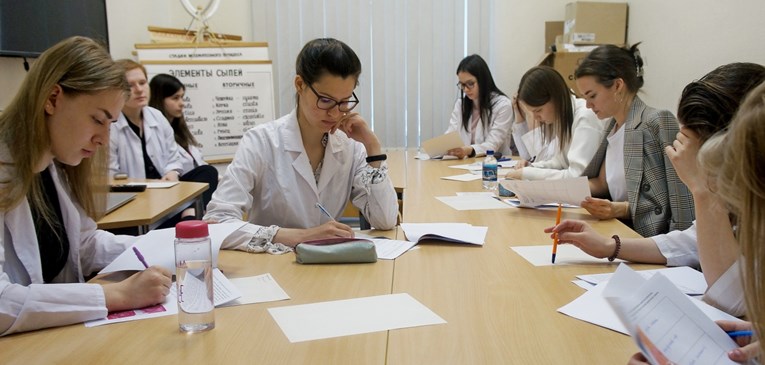 В Педиатрическом университете провели II открытую олимпиаду по дерматовенерологии и косметологии 6