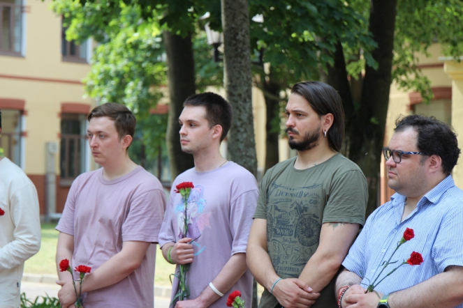 Педиатрический университет присоединился к всероссийской акции «Минута молчания»