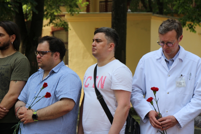 Педиатрический университет присоединился к всероссийской акции «Минута молчания» 2