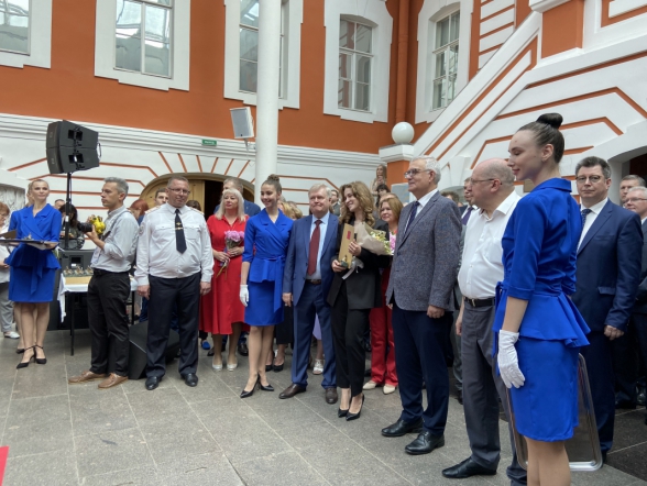 Алина Гаврилова – лучшая выпускница Северной столицы 1