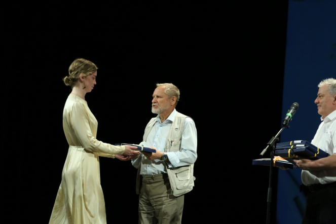 В Педиатрическом университете вручили дипломы выпускникам 12