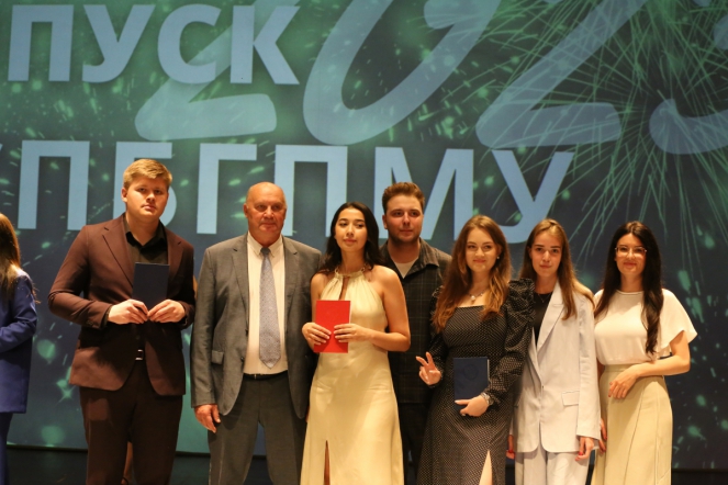 В Педиатрическом университете вручили дипломы выпускникам 21