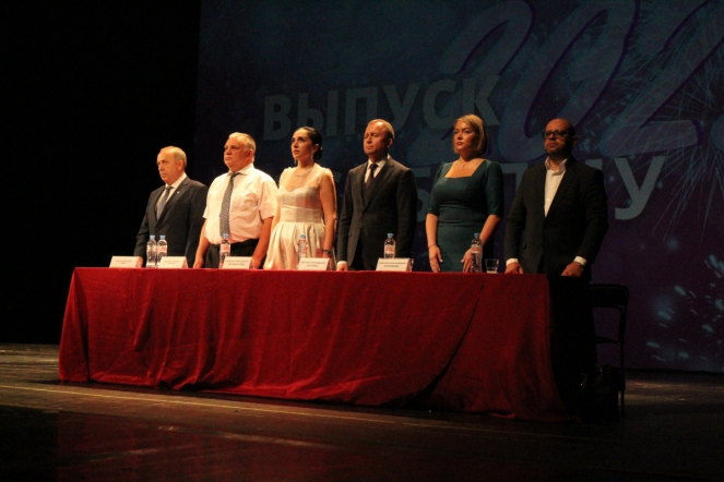 В Педиатрическом университете вручили дипломы выпускникам 23