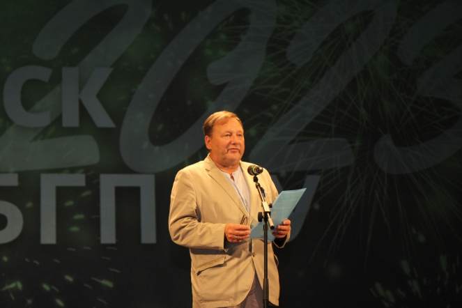 В Педиатрическом университете вручили дипломы выпускникам 54