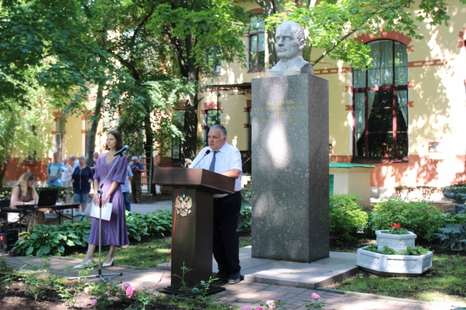 Иностранным выпускникам Педиатрического университета вручили дипломы о высшем образовании 1