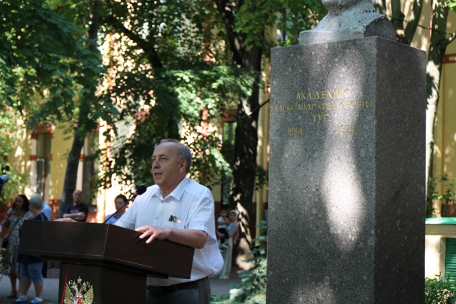 Иностранным выпускникам Педиатрического университета вручили дипломы о высшем образовании 9