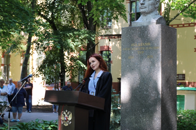 Иностранным выпускникам Педиатрического университета вручили дипломы о высшем образовании 12