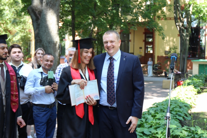 Иностранным выпускникам Педиатрического университета вручили дипломы о высшем образовании 28