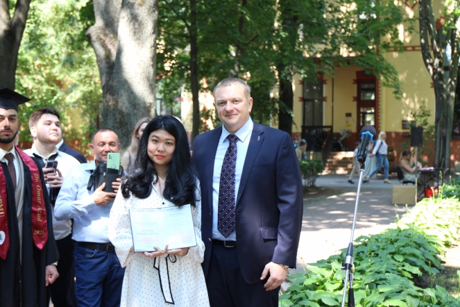 Иностранным выпускникам Педиатрического университета вручили дипломы о высшем образовании 30