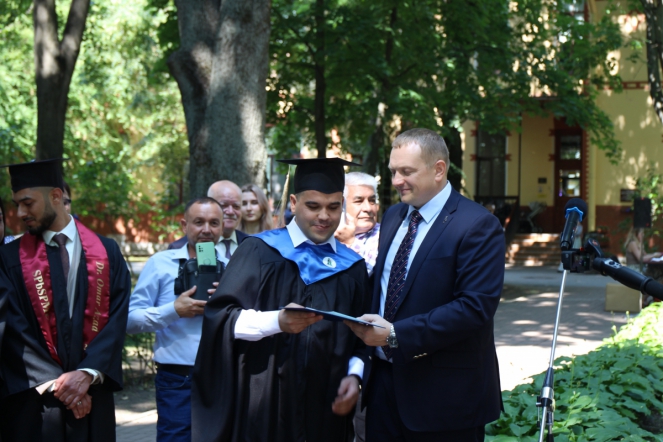 Иностранным выпускникам Педиатрического университета вручили дипломы о высшем образовании 32