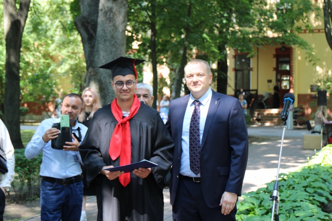 Иностранным выпускникам Педиатрического университета вручили дипломы о высшем образовании 47