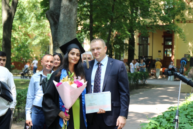 Иностранным выпускникам Педиатрического университета вручили дипломы о высшем образовании 51