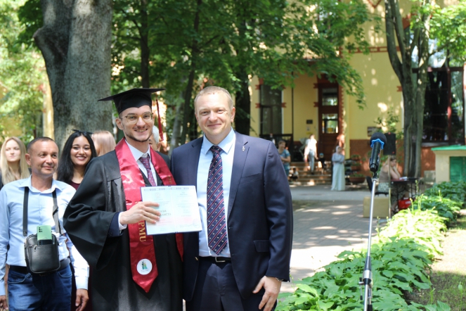 Иностранным выпускникам Педиатрического университета вручили дипломы о высшем образовании 53