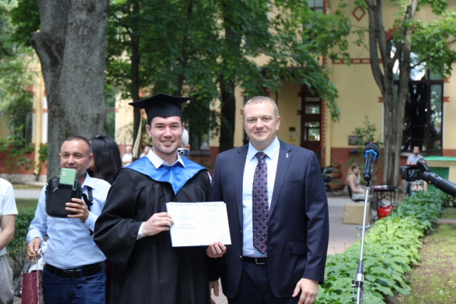 Иностранным выпускникам Педиатрического университета вручили дипломы о высшем образовании 58