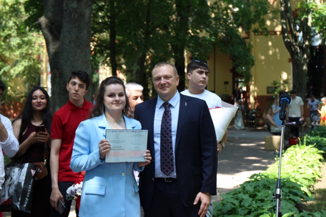 Иностранным выпускникам Педиатрического университета вручили дипломы о высшем образовании 64