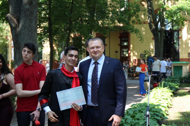 Иностранным выпускникам Педиатрического университета вручили дипломы о высшем образовании 69