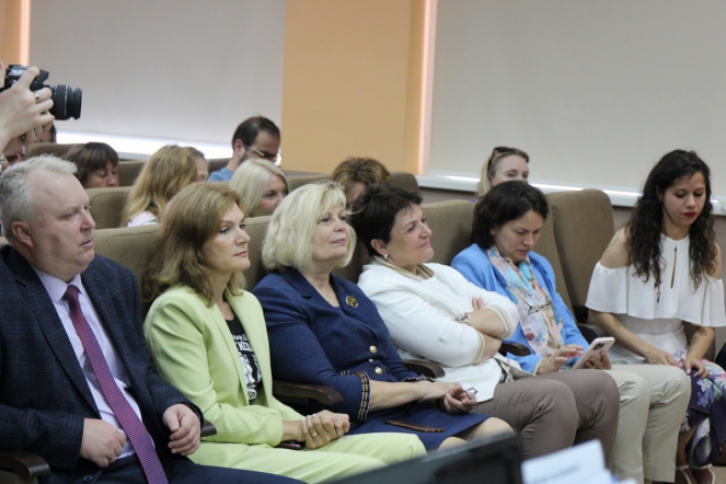 Ординаторы Педиатрического университета получили долгожданные дипломы 11