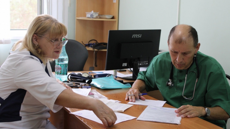 Врачи Педиатрического университета проконсультировали детей в Алтайском крае