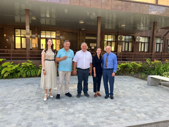 В Педиатрическом университете установят гранитную скульптуру «Ожидание новой жизни» 5