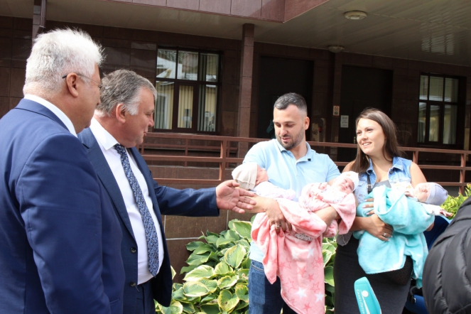 В Педиатрическом университете открыли скульптурную композицию «Ожидание новой жизни» 8