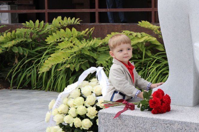 В Педиатрическом университете открыли скульптурную композицию «Ожидание новой жизни» 18