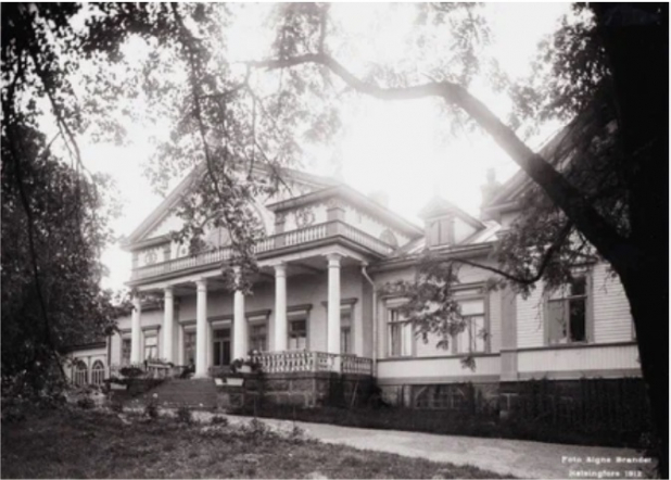 Выпускник Педиатрического университета реставрирует старинную усадьбу