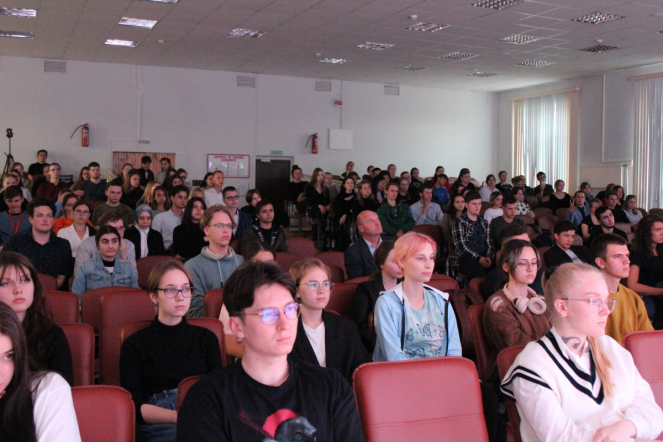 Студенты Педиатрического университета посетили спектакль, посвящённый Бесланской трагедии 13