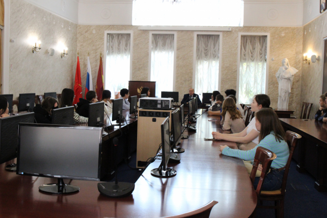 Школьники из Бурятии посетили Педиатрический университет 6