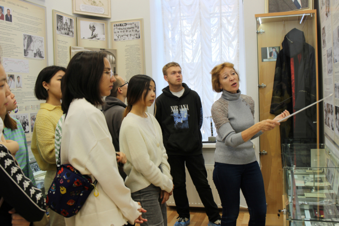 Школьники из Бурятии посетили Педиатрический университет 19