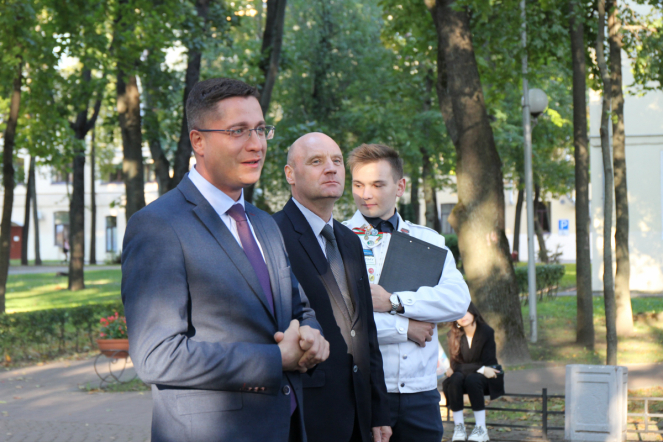 Это настоящая студенческая весна: в Педиатрическом университете наградили бойцов медицинских отрядов 8