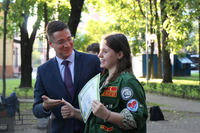 Это настоящая студенческая весна: в Педиатрическом университете наградили бойцов медицинских отрядов 15