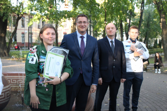 Это настоящая студенческая весна: в Педиатрическом университете наградили бойцов медицинских отрядов 23