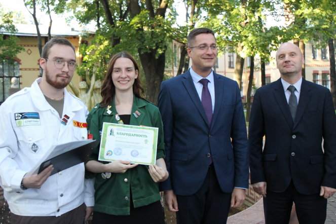 Это настоящая студенческая весна: в Педиатрическом университете наградили бойцов медицинских отрядов 32