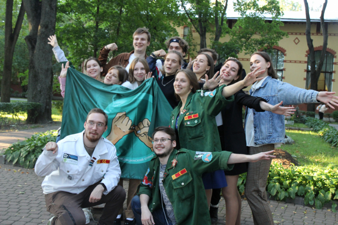 Это настоящая студенческая весна: в Педиатрическом университете наградили бойцов медицинских отрядов 47