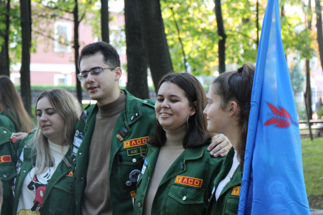 Это настоящая студенческая весна: в Педиатрическом университете наградили бойцов медицинских отрядов 48
