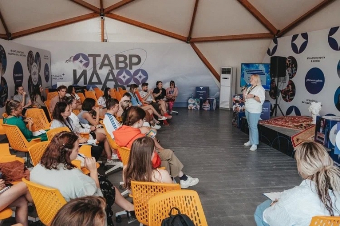 Студенты Педиатрического университета стали участниками седьмого образовательного заезда «Нас не отменишь» 12